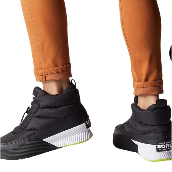 Sorel Puffy Zip Up Insulated Booties 8 - Picture 1 of 4